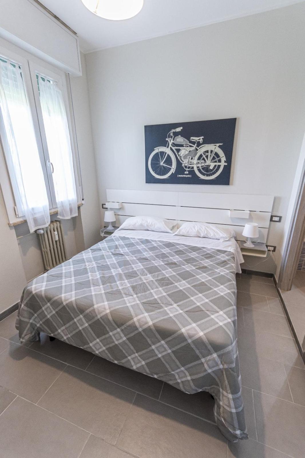 Fare Bnb - Room Del Parco Reggio Emilia Kültér fotó