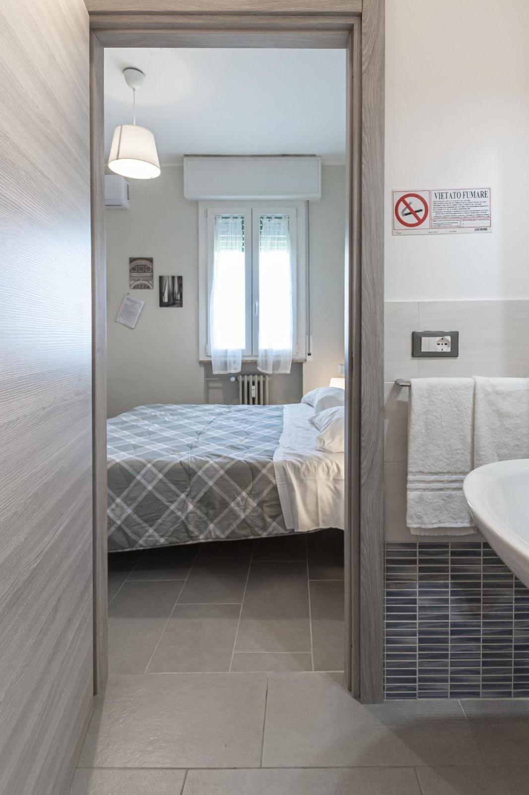Fare Bnb - Room Del Parco Reggio Emilia Kültér fotó